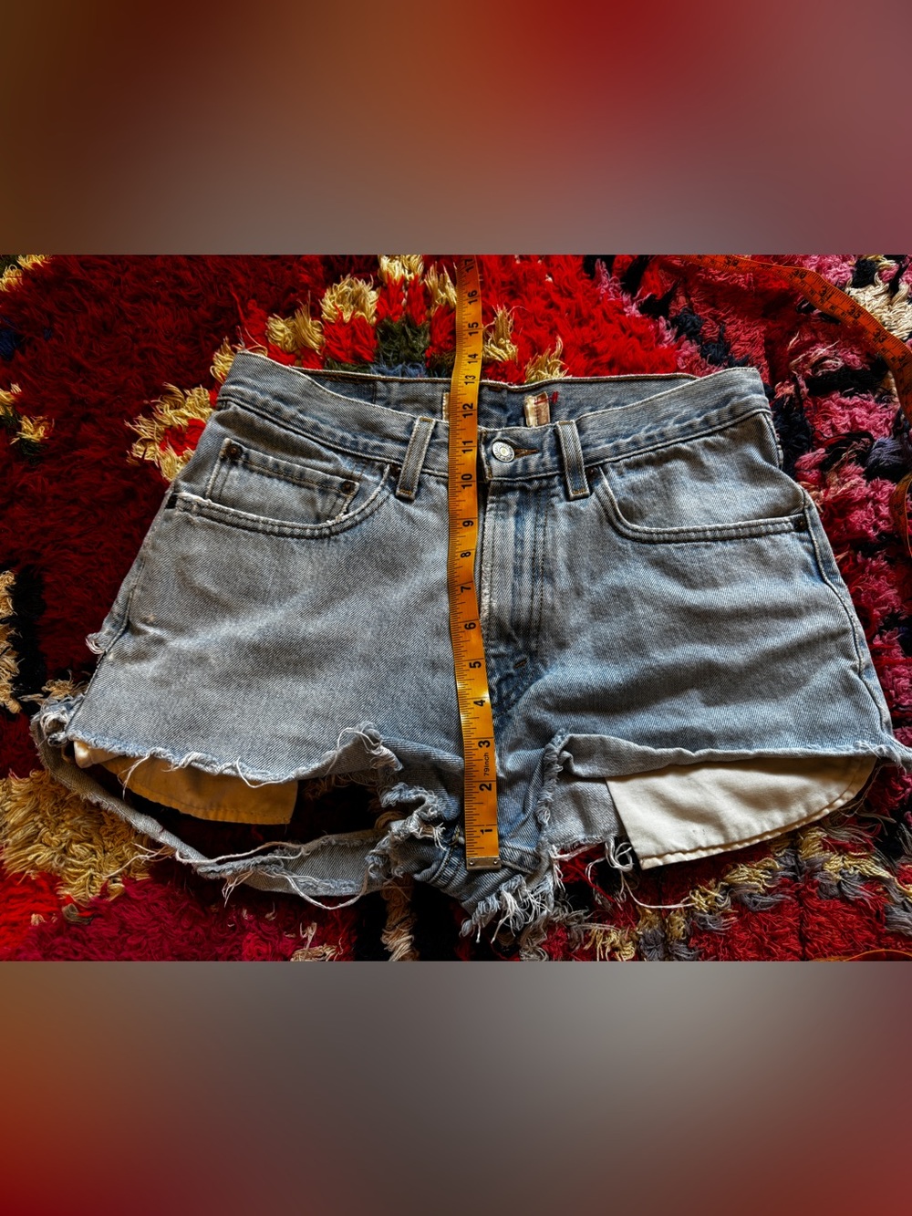 Y2K Vintage Levi’s 100% Cotton Light Wash Cut Off Jeans Sz M - Picture 8 of 9